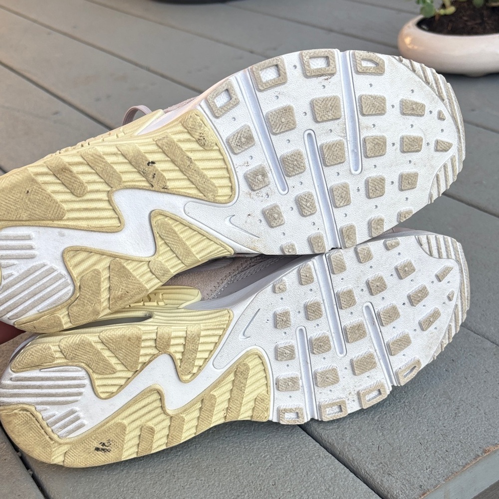 🌻Nike Women’s Pink/White Air Max Casual Sneakers 7.5 - Picture 10 of 10